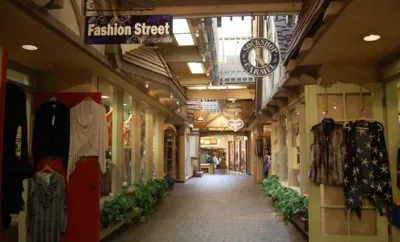 Fashion Street, business photo 1